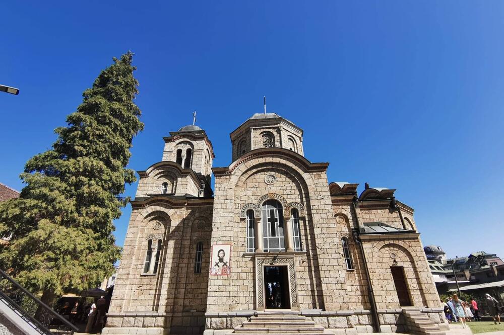 OVA BANJA U SRBIJI JE BUKIRANA MESECIMA UNAPRED: Dolaze i MLADI I STARI, traži se mesto više