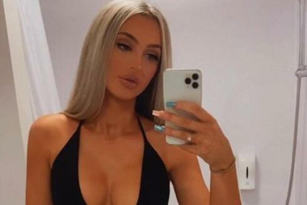 VODITELJKA SE SKINULA UŽIVO NA TELEVIZIJI: Pohotnije OD OVOGA nije MOGLO, isplivao CEO SNIMAK (VIDEO)