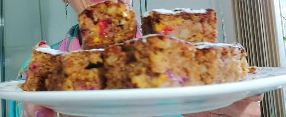 Kolač sa šljivama i jabukama