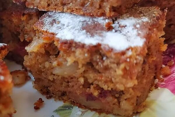 BAKA PODELILA RECEPT ZA KOLAČ SA ŠLJIVAMA I JABUKAMA: Domaćice, 1 VRSTA DŽEMA daje MEKOĆU, ovo ZAPAMTITE (VIDEO)