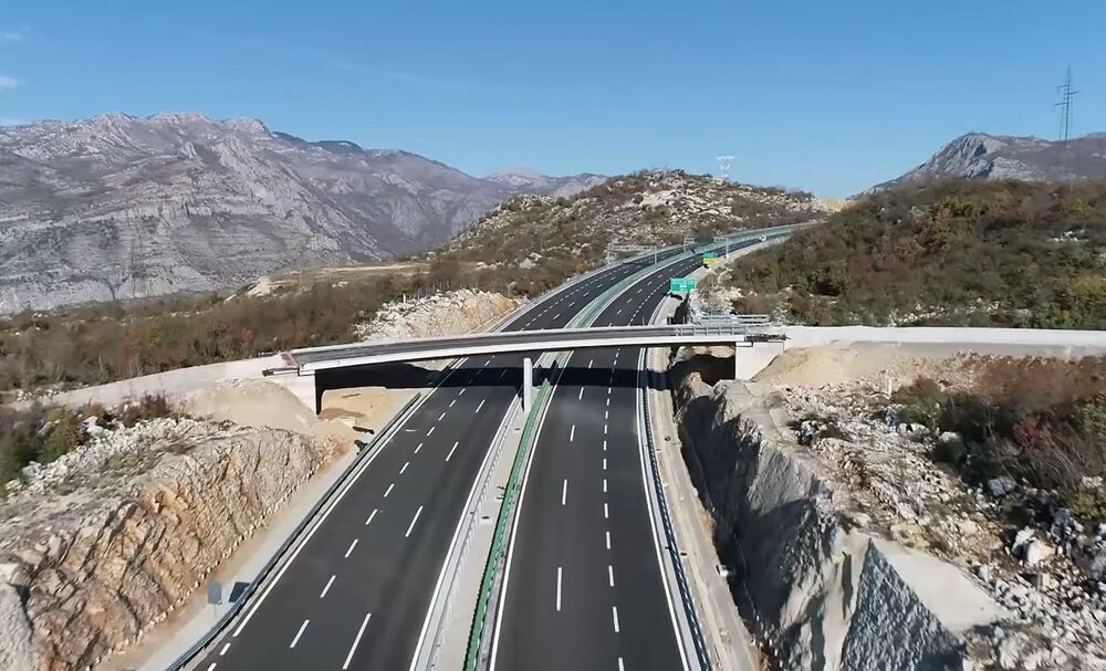 Auto-put u Crnoj Gori