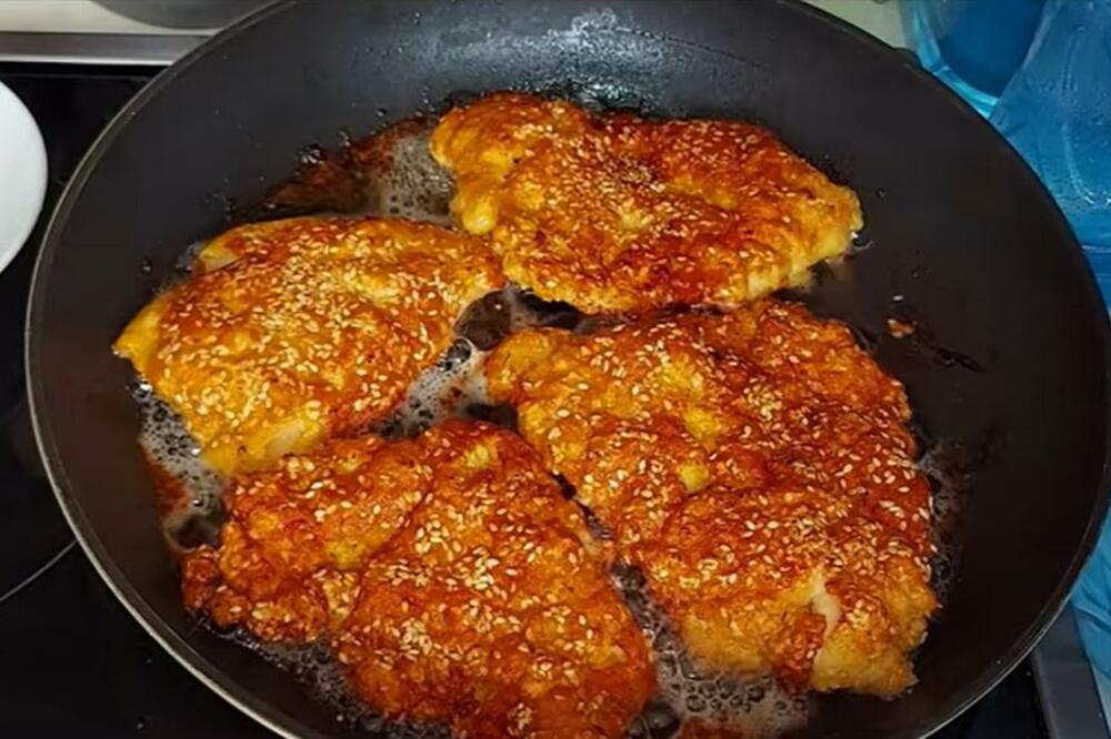 NAPRAVITE SUSAM PILETINU PO BAKINOM RECEPTU: Tajna MEKOG MESA se krije u 1 NEOBIČNOM SASTOJKU (RECEPT/VIDEO)