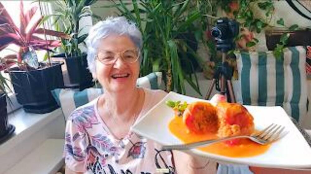 Paprika sa prženom dimljenom slaninom, Paprike