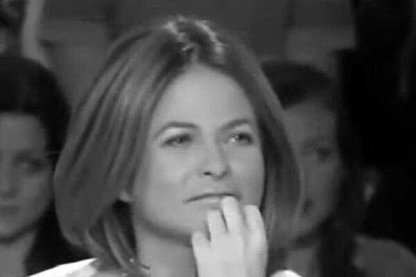 UPRAVO SAOPŠTENE STRAVIČNE VESTI: Umrla POZNATA GLUMICA u 53. godini, NACIJA U ŠOKU