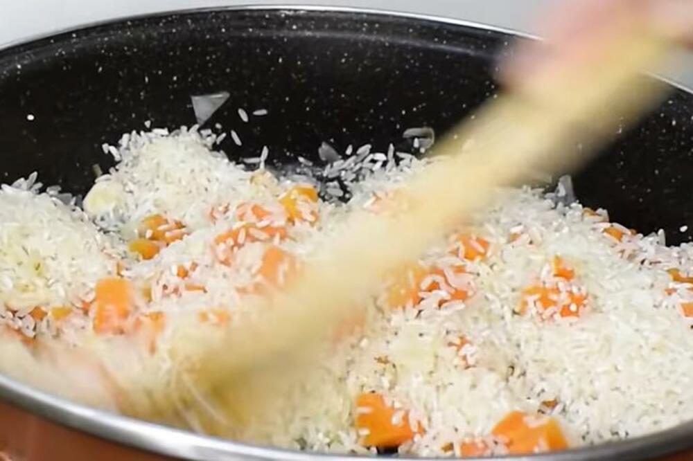 PILAV SA POVRĆEM NA JEDNOSTAVAN NAČIN: Meso vam UOPŠTE ne treba, ništa ukusnije niste PROBALI (RECEPT)