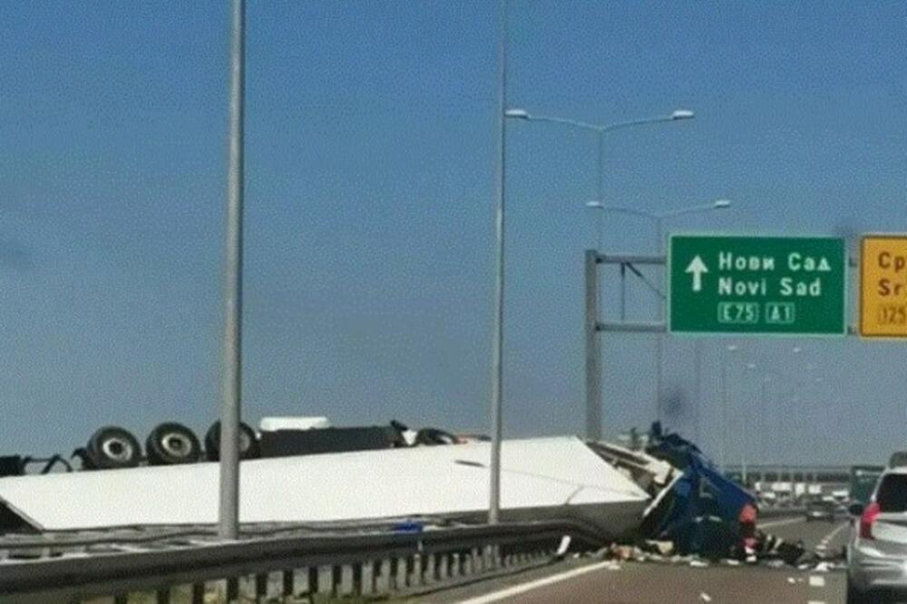 KOLAPS: Dva udesa u ISTO VREME prouzrokovala OGROMNE GUŽVE! (FOTO)