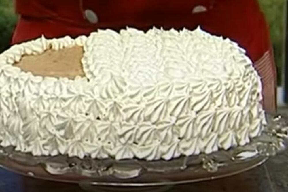 KO DA ODOLI PRINCEZI SVIH TORTI? Kamelija će vas zavesti na prvi GRIZ (RECEPT)