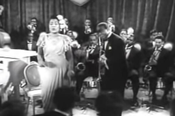 OVO JE NAJJEZIVIJA PESMA U ISTORIJI! U njoj se pominju KRV i LJUDSKA TELA, a izvodi je POZNATA PEVAČICA (VIDEO)