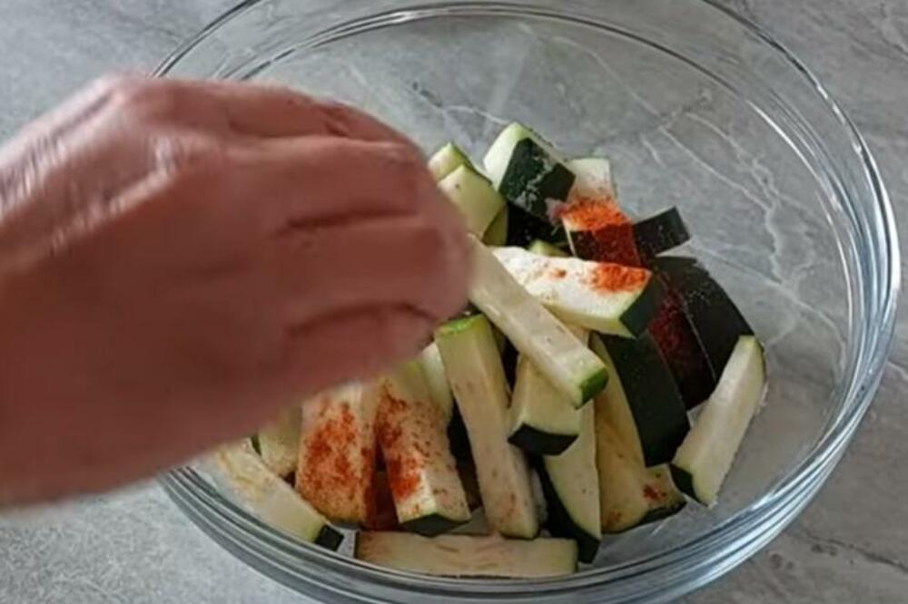 LEDENA SALATA BOLJA OD SLADOLEDA: Pomešajte OVO POVRĆE i davićete se u njoj (RECEPT)