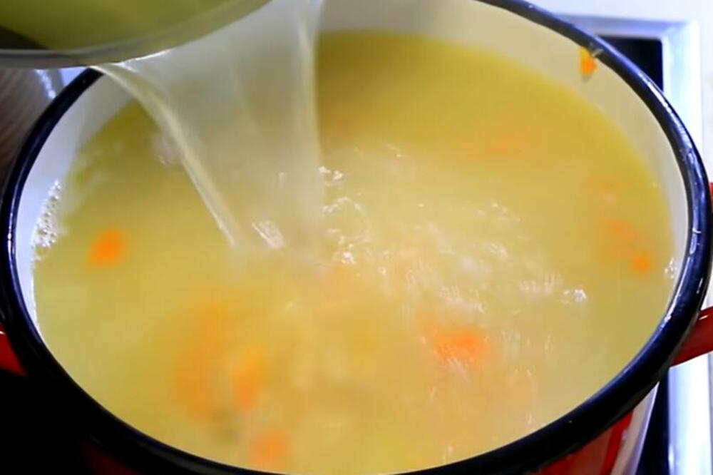 NAJZDRAVIJA ČORBA ZA VRELE DANE KAKVU SU SPREMALE NAŠE BAKE: Savršeno je ukusna i kremasta, a PRELAKO se sprema