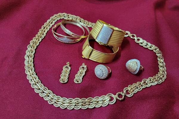 TRIKOVI KOJI ĆE UČINITI DA VAŠE SREBRO IZGLEDA KAO DA STE GA UPRAVO KUPILI: Očistite ga sa lakoćom