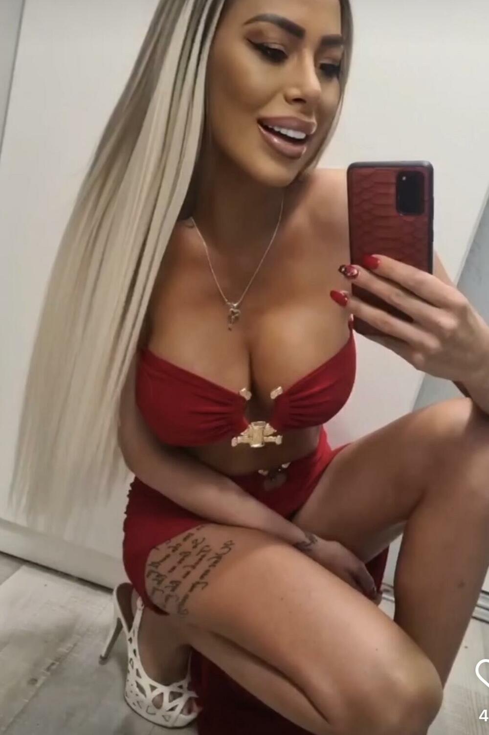 Mimi Oro, Milica Živanović