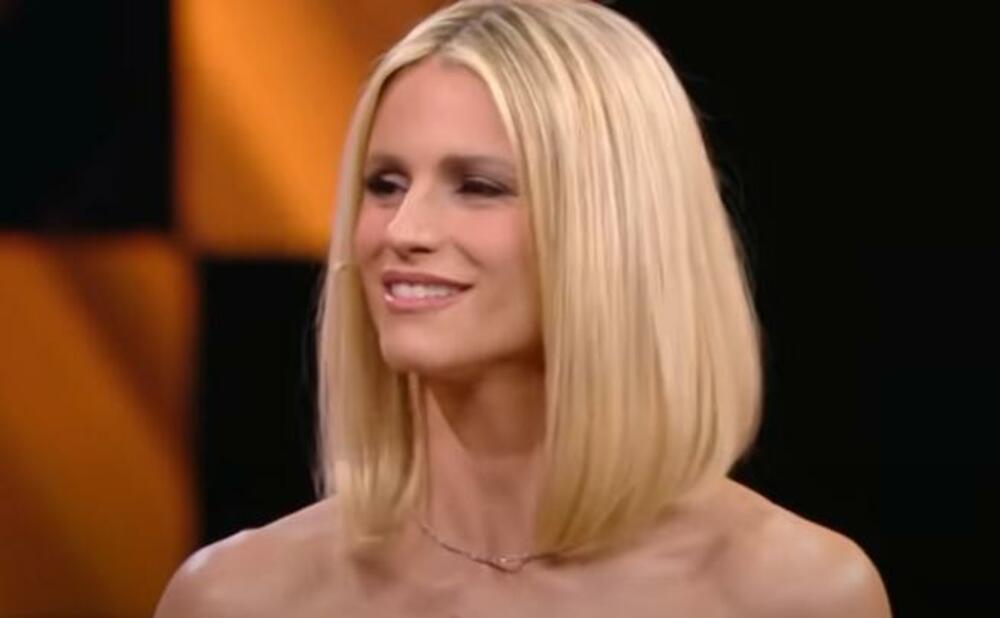 Ponosno nosi titule bake, koju je dobila u 46. godini.