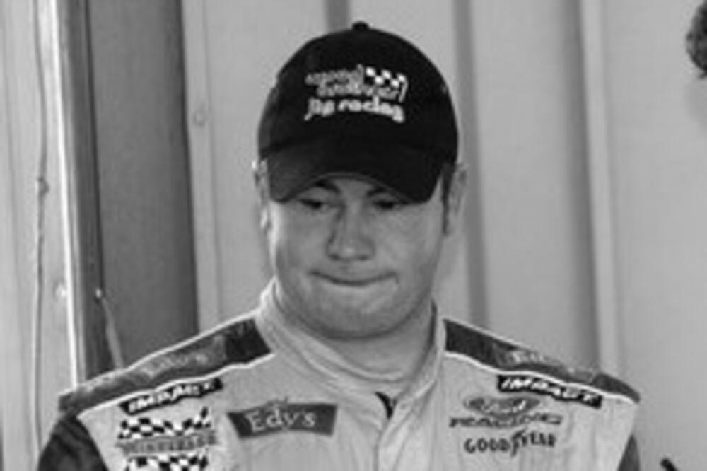 STRAHOTA U AMERICI: Šampion (37) IZBODEN nožem na smrt na benzinskoj pumpi!