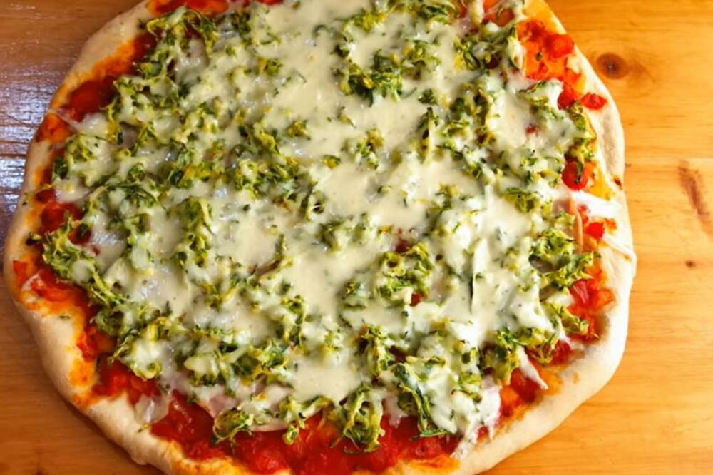 RECEPT ZA NAJZDRAVIJU TIKVIZZU! Pica s koricom od TIKVICA, lagana, mogu i DECA da je jedu (RECEPT)