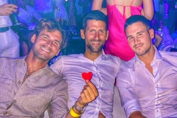 KONAČNO ZAJEDNO! Đoković bez Jelene stigao u Dubrovnik, pa otkrio planove za LUD provod!