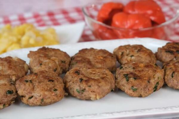 OVAKO TURCI PRAVE FAŠIRANE ŠNICLE: Služe ih sa SALATOM ili KROMPIROM, recept je skroz na njihov način! (VIDEO)