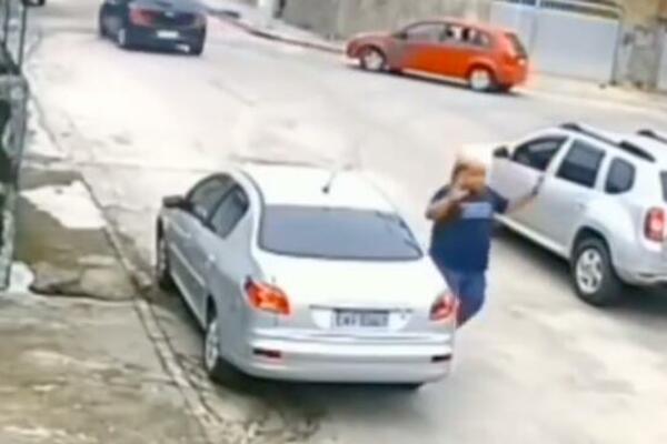 UKRAO AUTOMOBIL, AL NE UME DA VOZI MANUELCA: Neverovatan snimak kruži internetom, pogledajte ovaj HIT! (VIDEO)