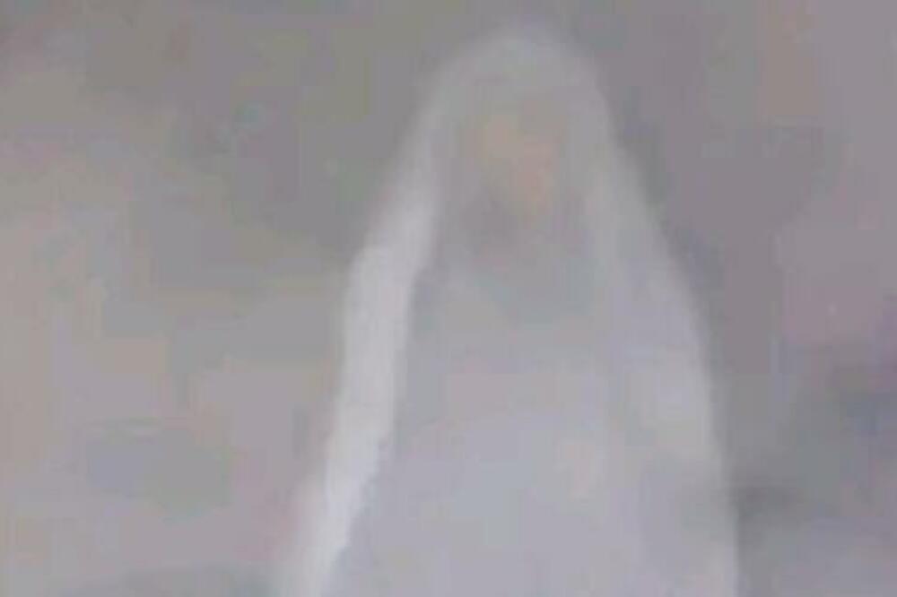 VERNICI ZAPANJENI PRIZOROM NA NEBU: Sveštenik tvrdi da se ukazala baš OVA SVETICA - ostao ZETEČEN! (FOTO)