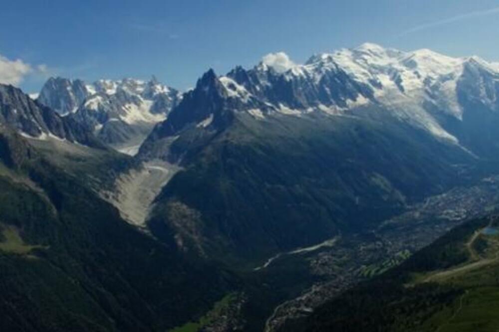 UŽAS NA ALPIMA: Dvojca planinara STRADALA, jedan se OKLIZNUO i povukao sve sa sobom