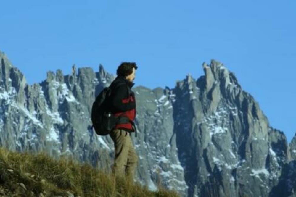 BIO JE IZGUBLJEN NA PLANINI 24 SATA: Spasioci ga NEPRESTANO zvali, a on ignorisao POZIVE zbog 1 STVARI...