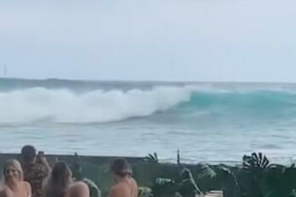 UMALO UNIŠTENO VENČANJE IZ SNOVA: Neverica šta se ovim MLADENCIMA desilo, na kraju večeri PLESALI U BLATU! (VIDEO)