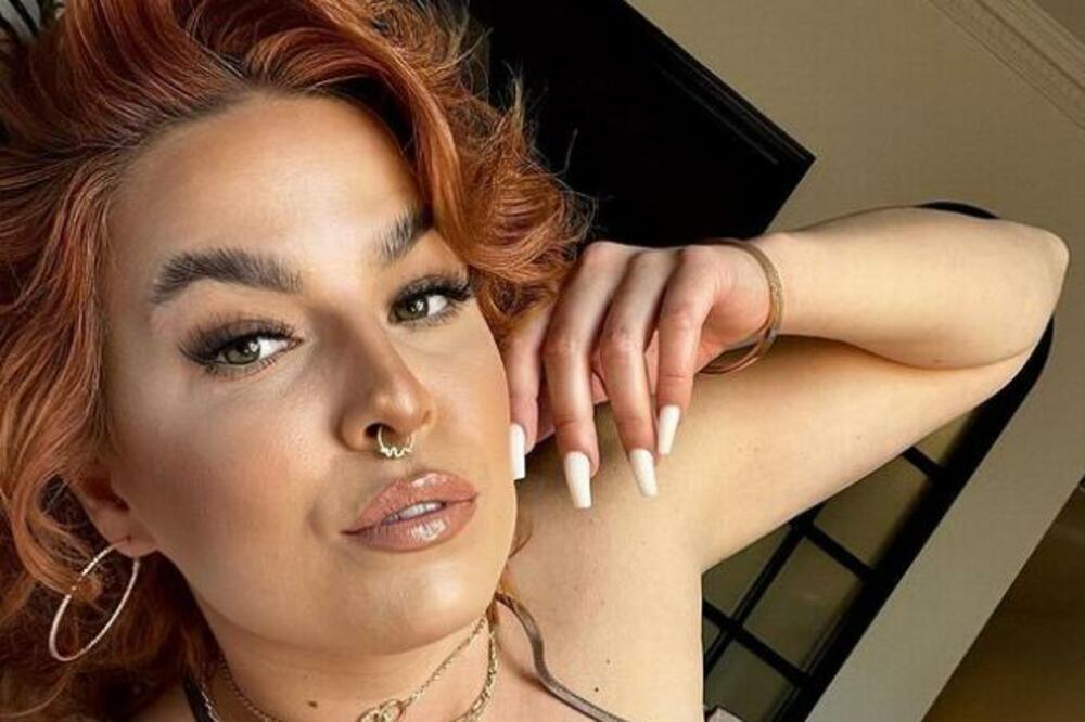 MUŠKARCI DOŽIVLJAVAJU VRHUNAC ČIM OVO URADI NA SNIMKU: Sada je objavila SKROZ GOLU SLIKU, zastaće vam DAH (FOTO)