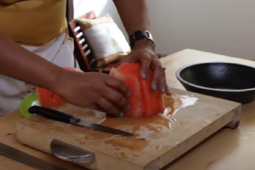 DOBRO SE ZAGLEDAJTE U OVO, PRE NEGO ŠTO KUPITE LUBENICU: Jedna STVAR posebno će vam ukazati da li je SVEŽA