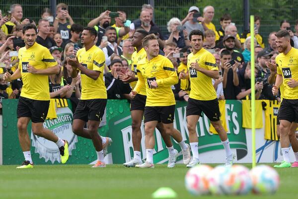 UŽASNA VEST! Fudbaleru Borusije iz Dortmunda otkriven tumor, HITNO napustio pripreme ekipe! (FOTO)