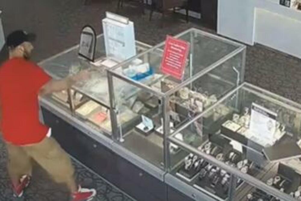 LEGENDARNI PROMAŠAJ LOPOVA: U pokušaju PLJAČKE zlatare doživeo neviđeni PEH, pogledajte samo OVO! (VIDEO)