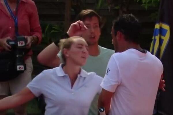 NA IVICI NOŽA: SUDINICA RAZDVAJALA, REAGOVAO SUPERVIZOR! Ovo je moglo lako da eskalira u OZBILJAN SUKOB! (VIDEO)