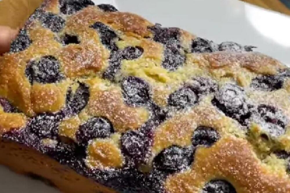 STARINSKI KOLAČ SA BOROVNICAMA OD KOJEG POLAZI VODA NA USTA: Evo kako se na TRADICIONALAN način sprema ovaj SLATKIŠ