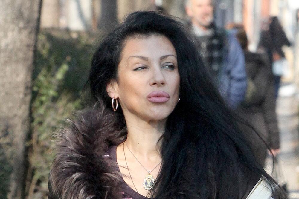 VENDI IZDALA KNJIGU "MISTERIJA CRNE ŽENE": Izazvala potpuni HAOS, a tek ŠTA EKSKLUZIVNO OTKRIVA! Neki će POLUDETI!