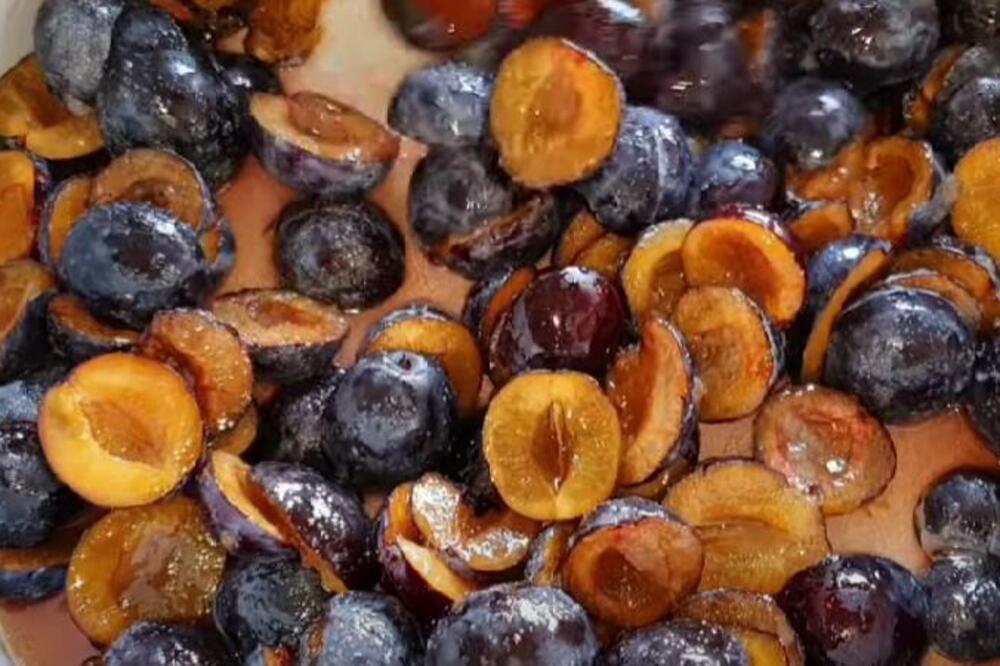 NAPRAVITE 100% PRIRODAN DŽEM OD ŠLJIVA, DOMAĆICE SE UTRKUJU ZA OVAJ RECEPT: Najbolje od svega je što se NE KUVA