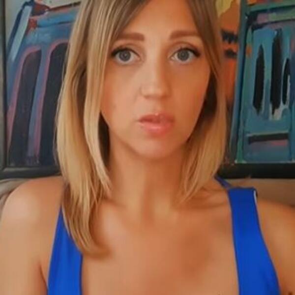 POTPUNO RAZOTKRIVENA ĆERKA MERIME NJEGOMIR: Snimila je to (FOTO)