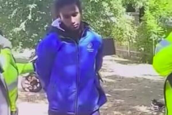 POLICIJA BRUTALNO PRETUKLA AFROAMERIKANCA ZBOG BIZARNOG RAZLOGA: Isplivao jeziv SNIMAK, ovo je UŽAS! (VIDEO)