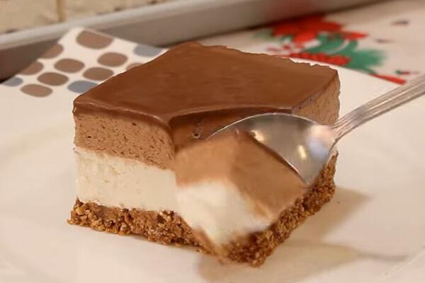 DOMAĆICE, OVO JE RECEPT ZA NAJBRŽI ČIZKEJK: Kremast i čokoladan, topi se u USTIMA zbog 1 NAMIRNICE