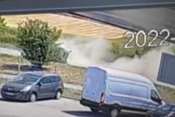 STRAVIČNA NESREĆA KOD ŠAPCA, AUTO PUN DECE JE LETEO: Ovo je HOROR! (UZNEMIRUJUĆ VIDEO)