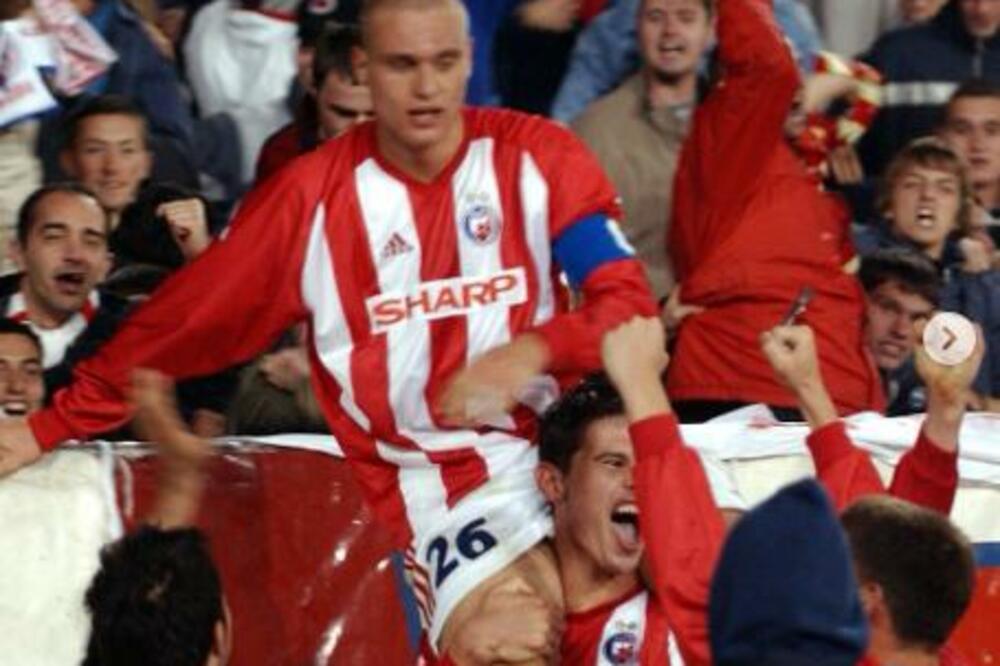 "NISAM SANJAO MANČESTER, VEĆ DRES ZVEZDE I GOL PARTIZANU - I OSTVARIO SAM!" Crveno-beli čestitali legendi (FOTO)
