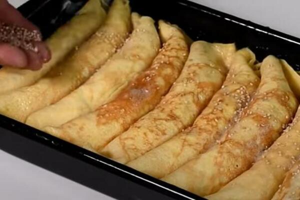 NEMA IM RAVNIH: Starinski recept za PALAČINKE sa makom i džemo, POLIZAĆETE SVE SA PRSTIJU (FOTO)