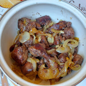 Džigericu pre prženja uvek pospite ovom namirnicom: Neće se stvrdnuti i biće sočnija nego ikad