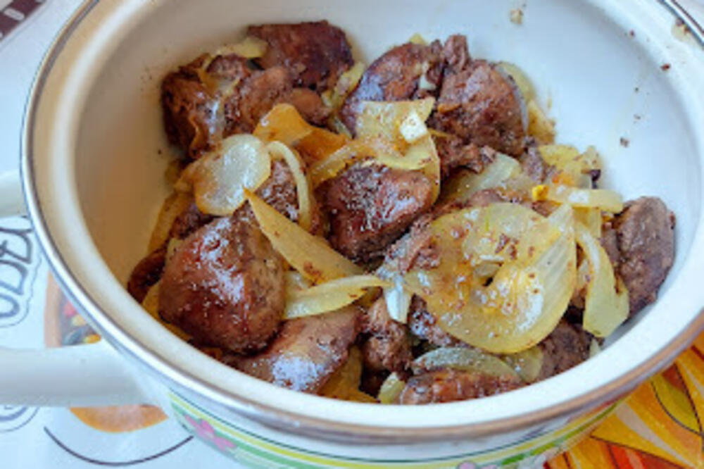 OVU GREŠKU PRAVE SVE DOMAĆICE KADA SPREMAJU DŽIGERICU: Zbog toga nuvek bude SUVA i BLJUTAVA, evo u čemu je stvar