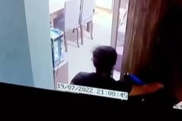 U ZEMUN POLJU SNIMLJENA BRUKA I SRAMOTA: Nikako ne sedite u OTKLJUČANIM STANOVIMA, gledajte samo ovo! (VIDEO)