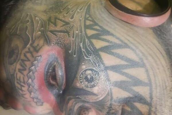 "NE BI TREBALO DA IZLAZI U JAVNOST" Ljudi se plaše njegovog izgleda, veruju da je ĐAVO?