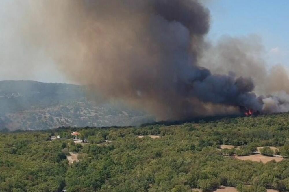 POŽAR KAKAV SLOVENIJA NE PAMTI SE VIDI I IZ SVEMIRA: Vatra gori već peti dan zaredom! (VIDEO)