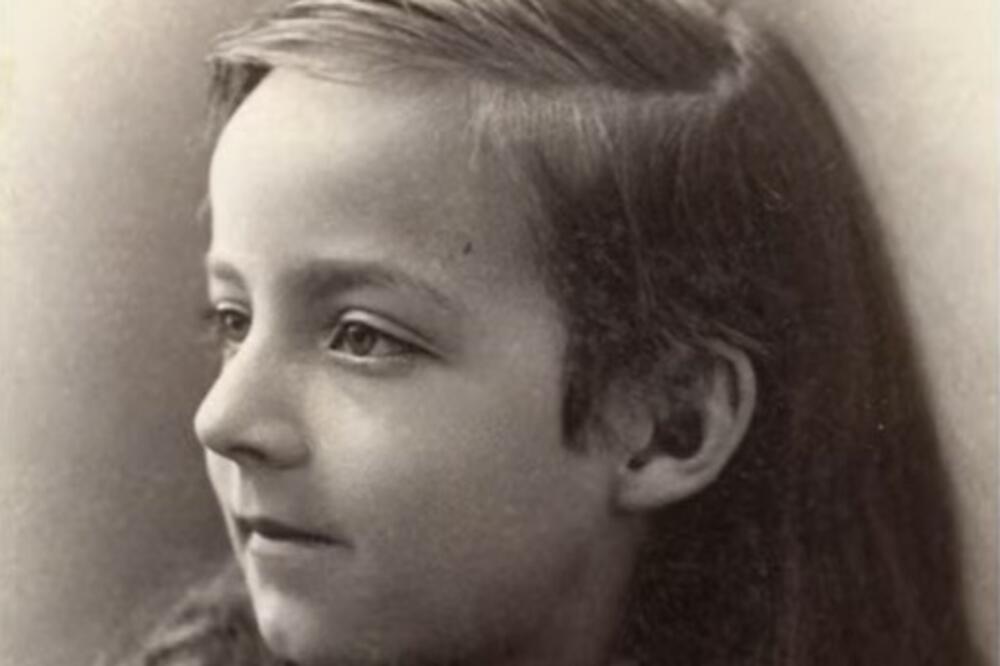 OVO JE PRAVA USPAVANA LEPOTICA: Spavala je čitavih 9 GODINA, ali iza svega se krije JEZIVA PRIČA