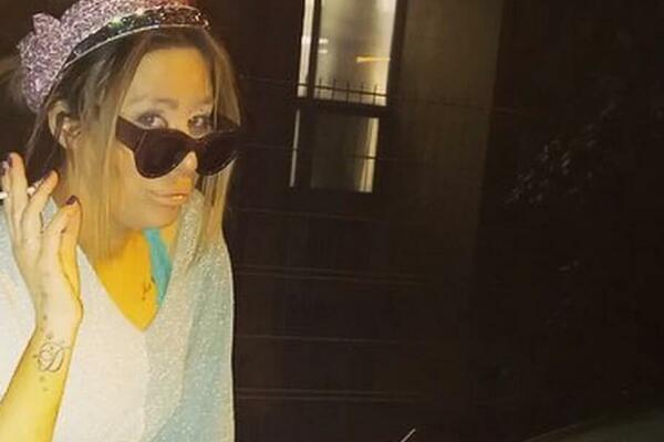 ANA NIKOLIĆ UHVAĆENA KAKO SE TETURA ULICOM: Snimak ZABRINUO FANOVE, šta se dešava?!