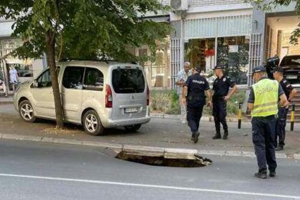 BOLJE NE IDITE KROZ MAKSIMA GORKOG! Otvorio se AMBIS na putu, vodite računa! (FOTO)