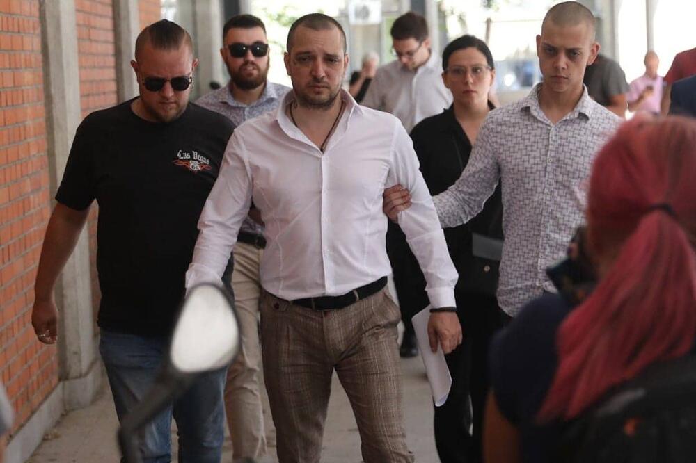 EVO U KAKVOM JE STANJU TRENUTNO ZORAN MARJANOVIĆ: Ulazite na sopstvenu odgovornost, ŠTA JE OVO BRE?! (FOTO)