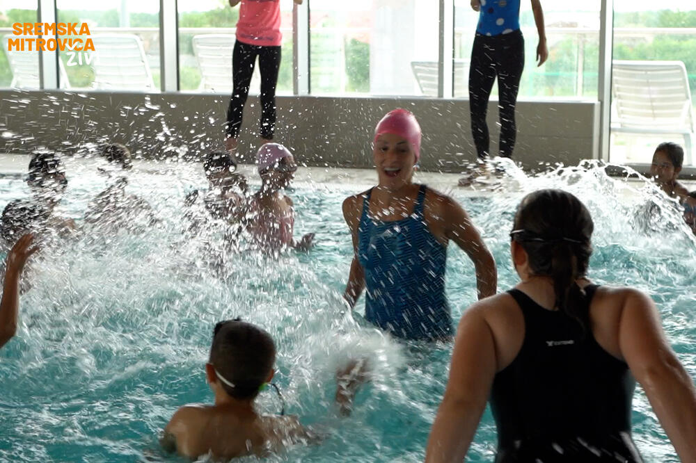 U SREMSKOJ MITROVICI BESPLATNA ŠKOLICA SPORTA NA BAZENU!